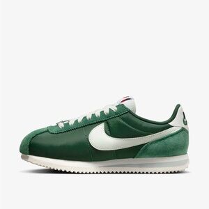 Nike Women's Cortez Fir size 9
